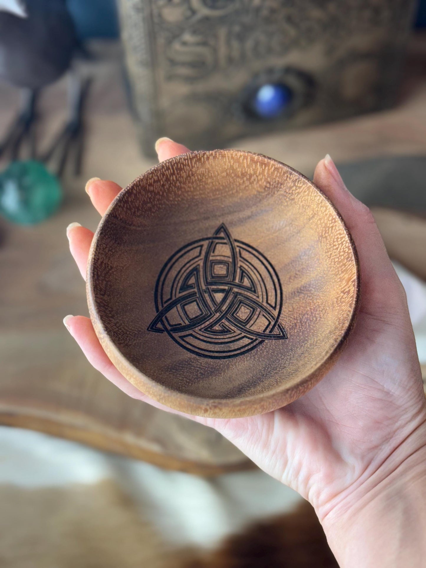Celtic Triquetra Engraved Acacia Key Ring Wallet Coin Bowl Pagan Occult Witchy Spiritual Gift Idea Valet Tray Altar Decor Crystal Bowl Tarot