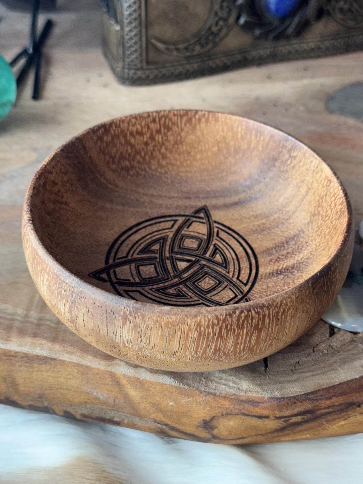 Celtic Triquetra Engraved Acacia Key Ring Wallet Coin Bowl Pagan Occult Witchy Spiritual Gift Idea Valet Tray Altar Decor Crystal Bowl Tarot
